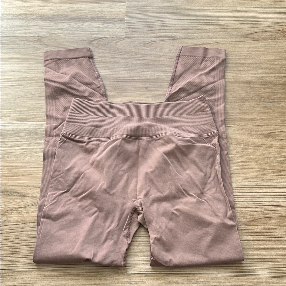 LULULEMON SEAMLESS HIGH WAISTED BROWN/ TAN LEGGINGS